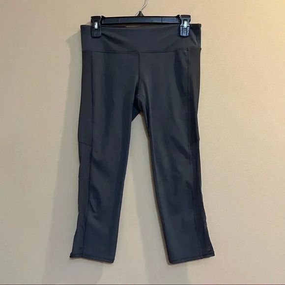 Gap Fit Outlet Workout Capri Dark Gray Size Small Cropped Leggings Mesh - Picture 1 of 9